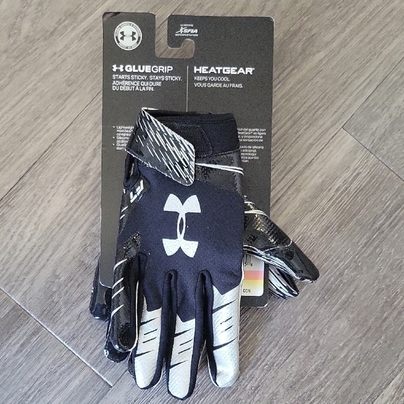 Under Armour Black and White Football Gloves - Picture 2 of 5